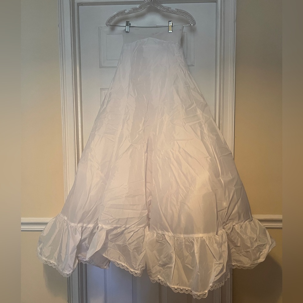 David's Bridal White Crinoline Underskirt - Picture 3 of 10